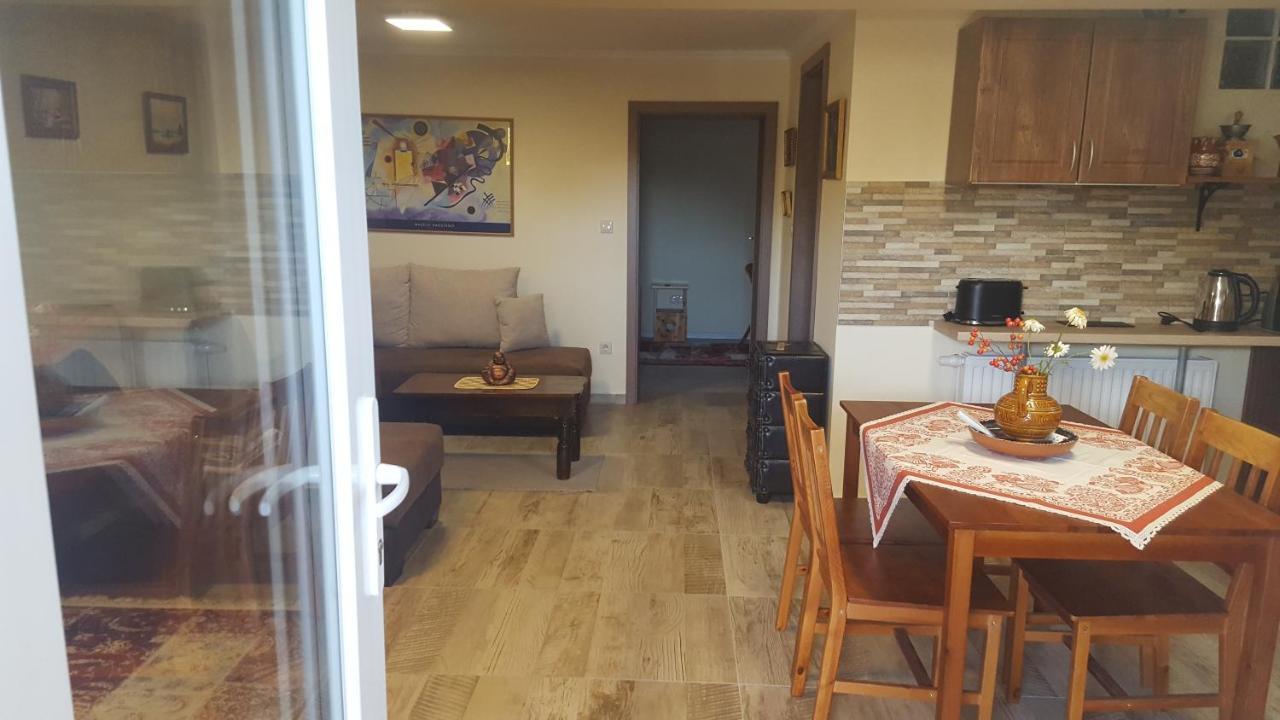 Gyoengyvirag Apartman Keszthely Bagian luar foto