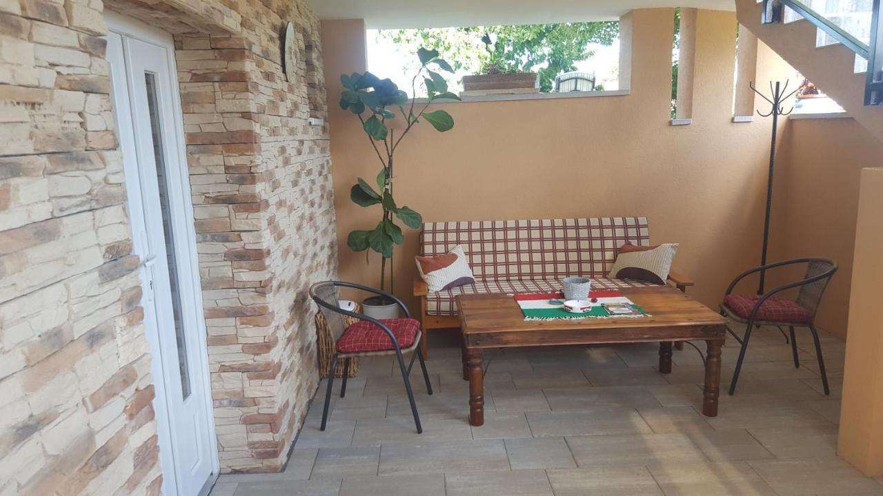 Gyoengyvirag Apartman Keszthely Bagian luar foto